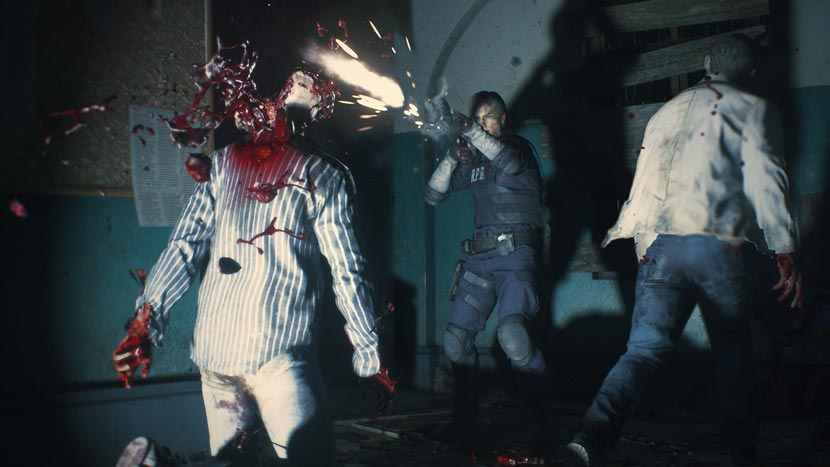 Leon nembak zombie pake shotgun di RPD police station hallway